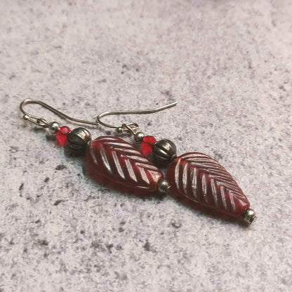 Red leaf-shaped glazed bead earrings