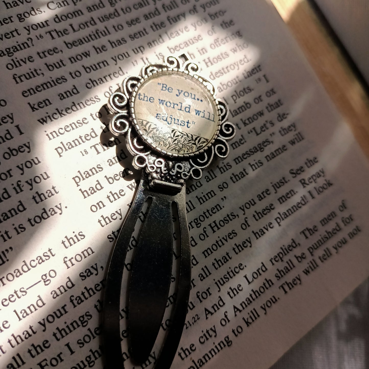 Bookmark-Inspirational -Be you the world