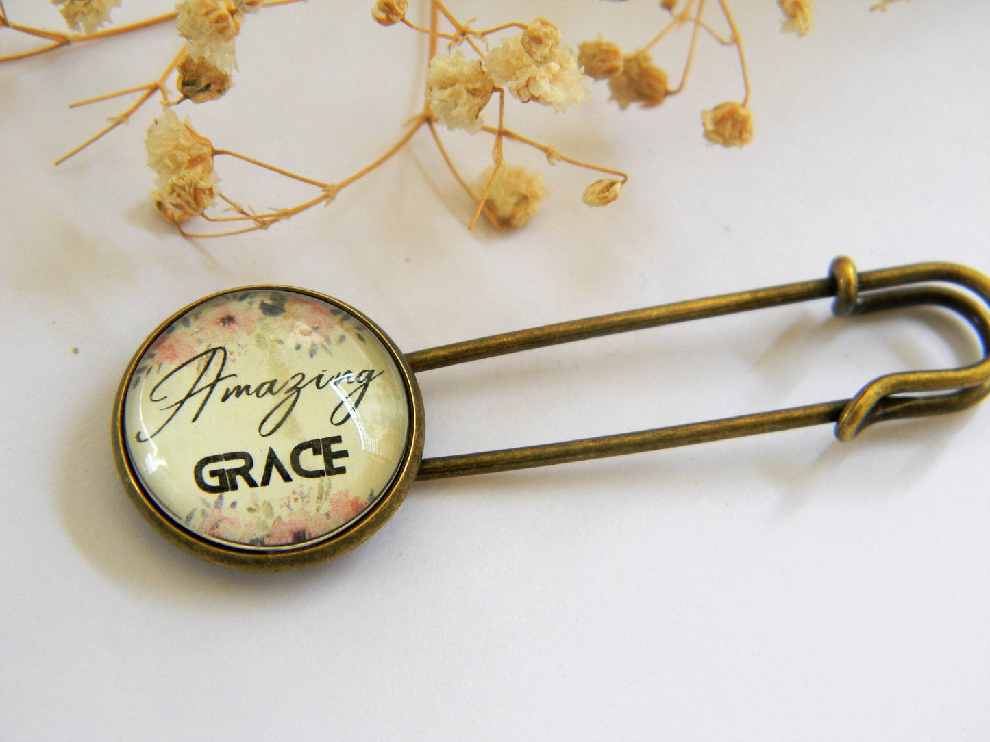 Scripture Brooch - "Amazing grace"