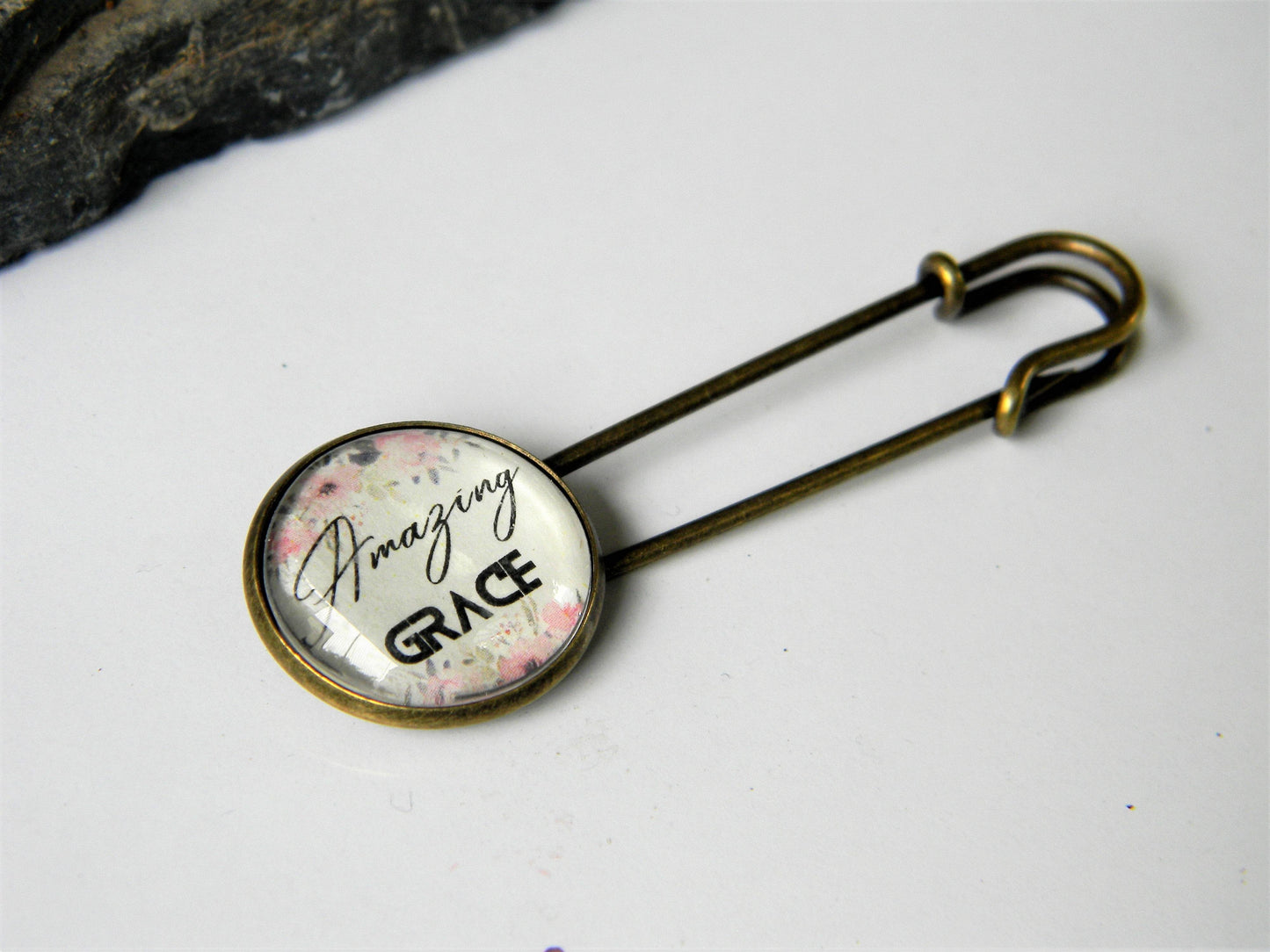 Scripture Brooch - "Amazing grace"